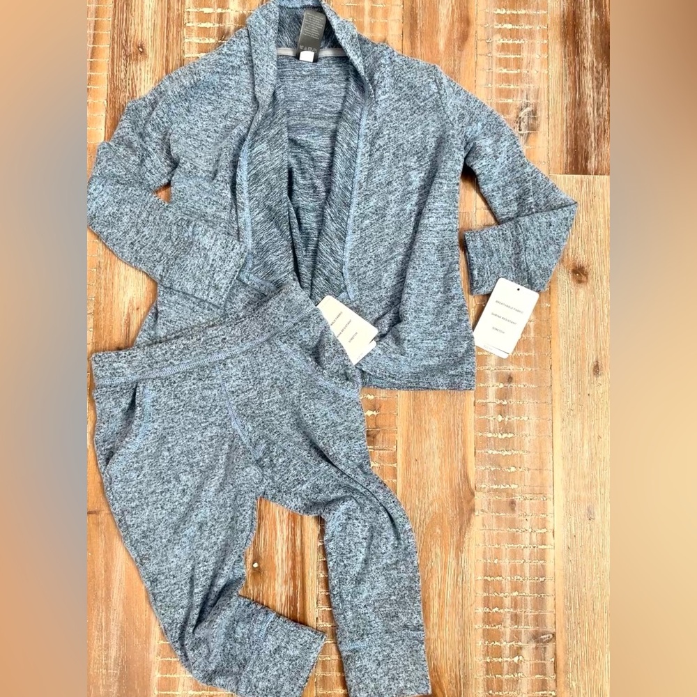 NWT Champion girls outfit set. Soft and cozy Capri pants and cardigan